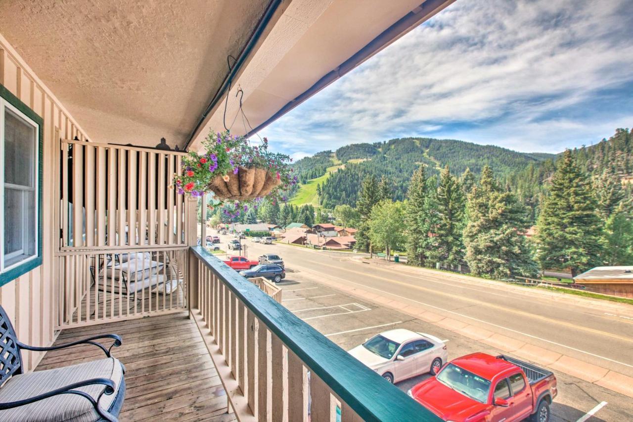 Main St Red River Ski Condo With Mountain View! Εξωτερικό φωτογραφία