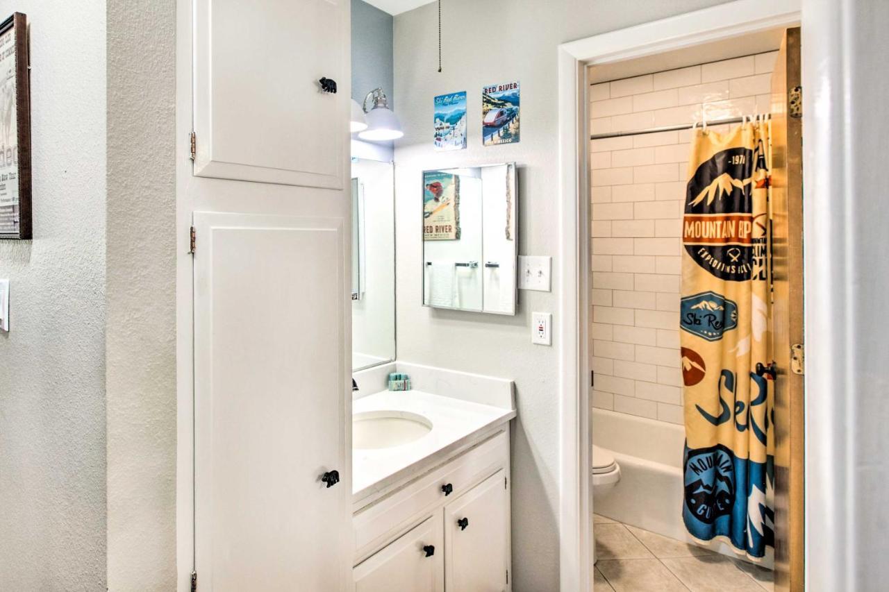 Main St Red River Ski Condo With Mountain View! Εξωτερικό φωτογραφία