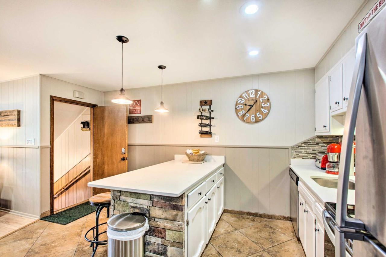 Main St Red River Ski Condo With Mountain View! Εξωτερικό φωτογραφία