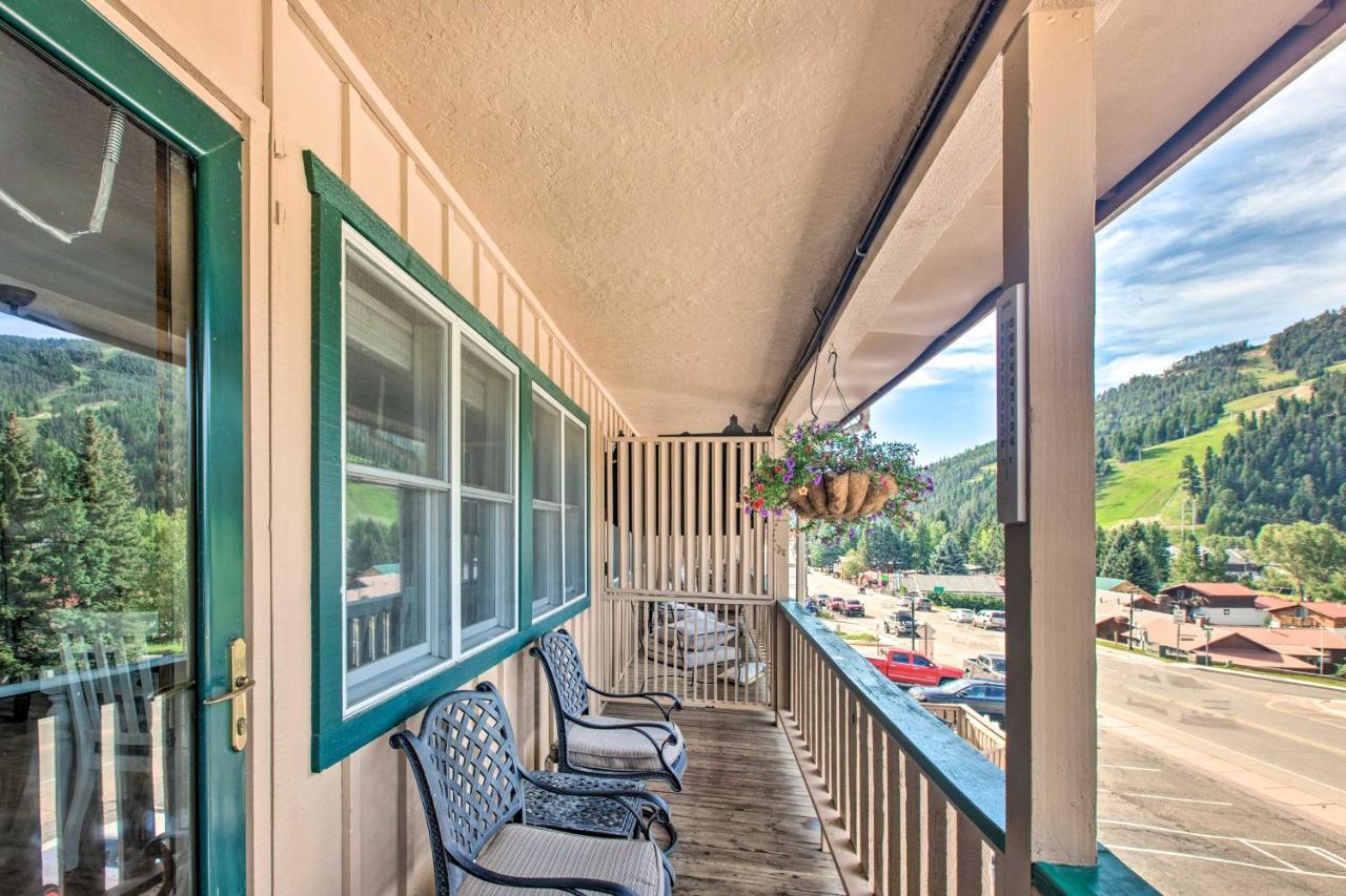Main St Red River Ski Condo With Mountain View! Εξωτερικό φωτογραφία